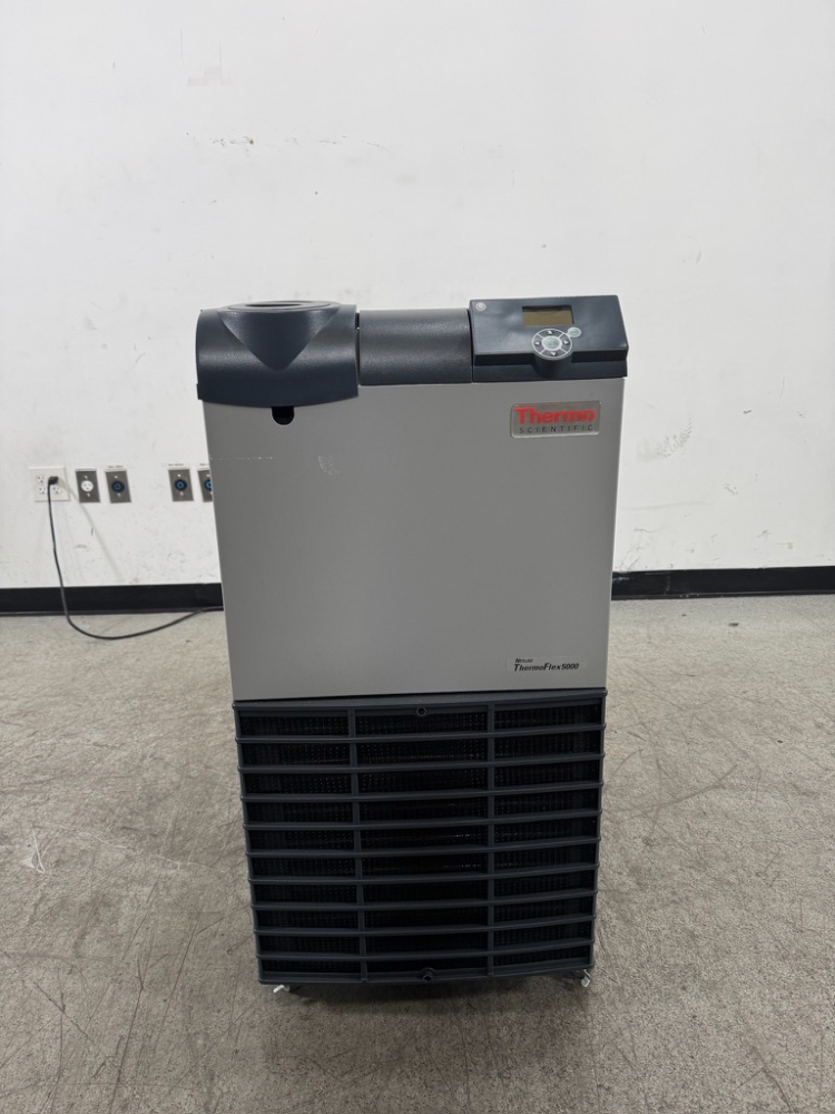 Image of Thermo Scientific Neslab ThermoFlex 5000 Chiller